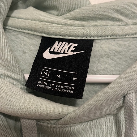 Medium Women’s Nike Sweatshirt - Picture 3 of 3